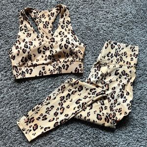 Fabletics Leopard Set